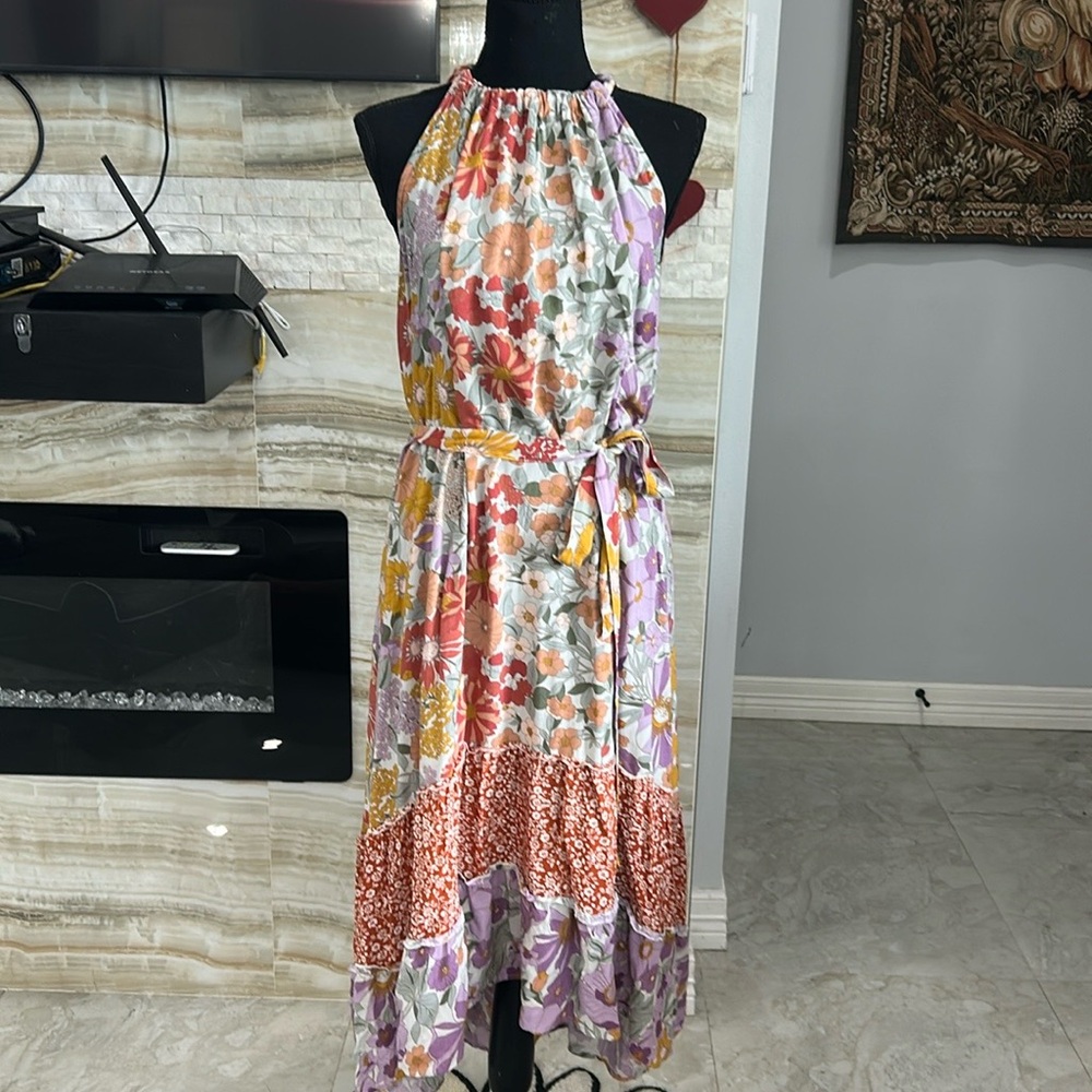 Gigio Floral Halter Top Up Down Dress.‎ Size M